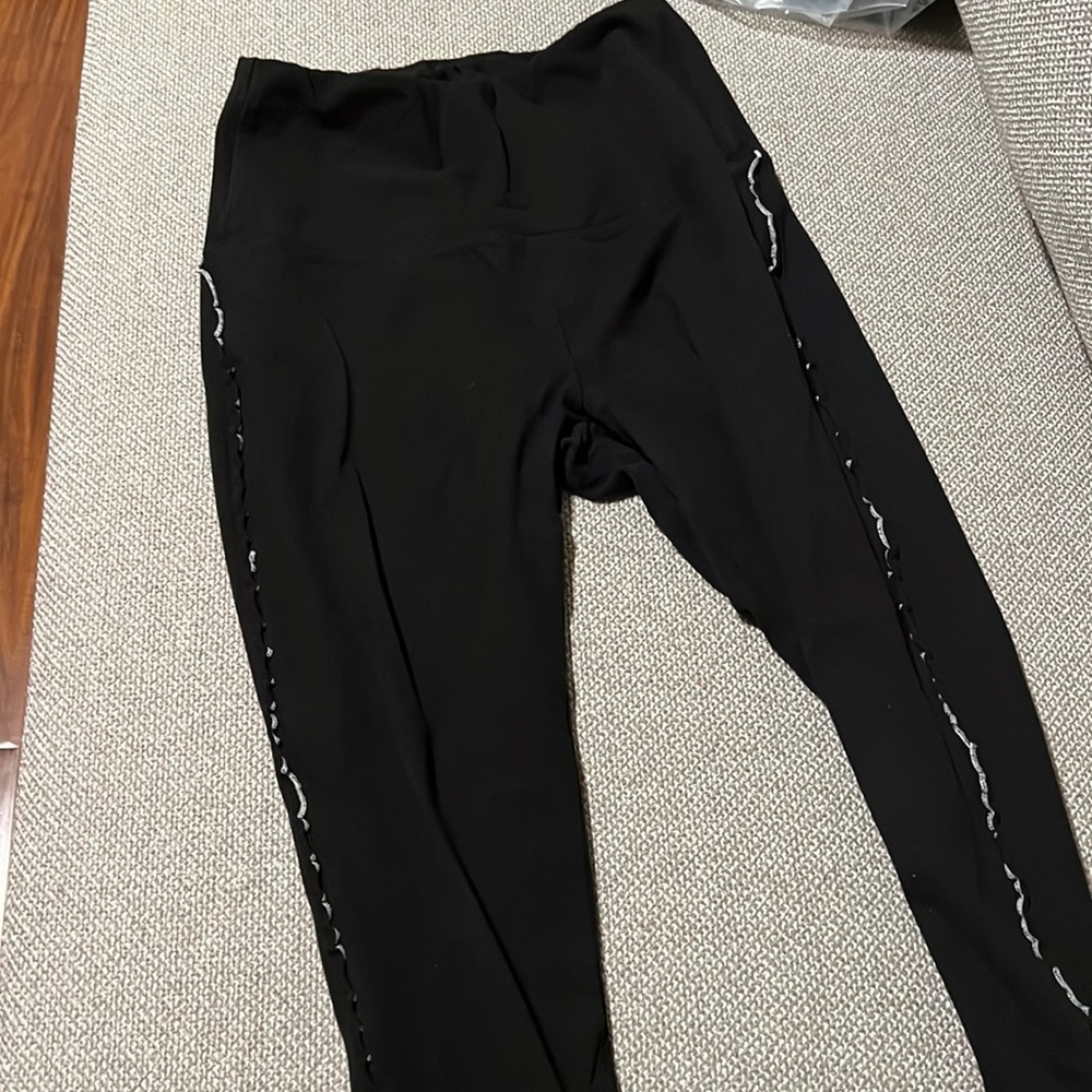 Ruby ribbon small ruffle Capri leggings